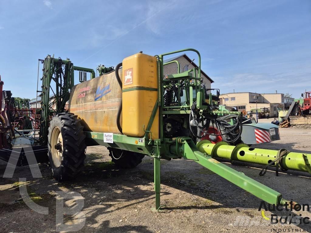 Amazone UG 4500 Vontatott trágyaszórók