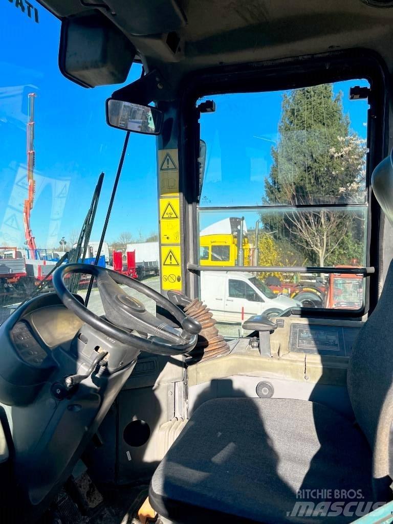 Komatsu WA 320 Gumikerekes homlokrakodók