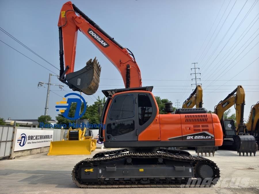 Doosan DX 225 LCA Lánctalpas kotrók