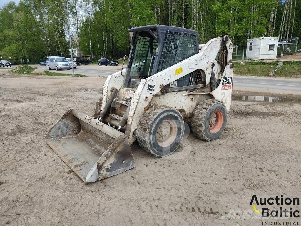 Bobcat S 250 Kompaktrakodók