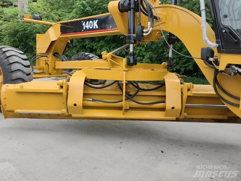 CAT 140 K Gréderek