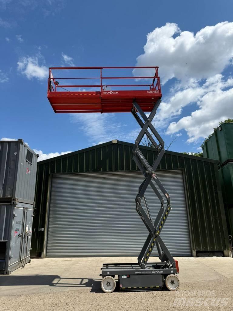 SkyJack SJ 4620 Ollós emelők