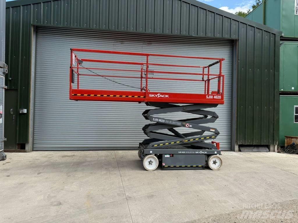 SkyJack SJ 4620 Ollós emelők