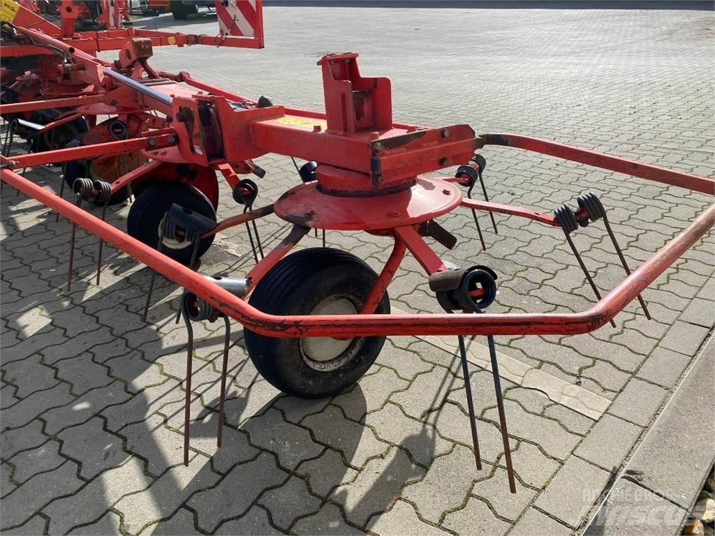 Kuhn GF 8702 Rendkészítő