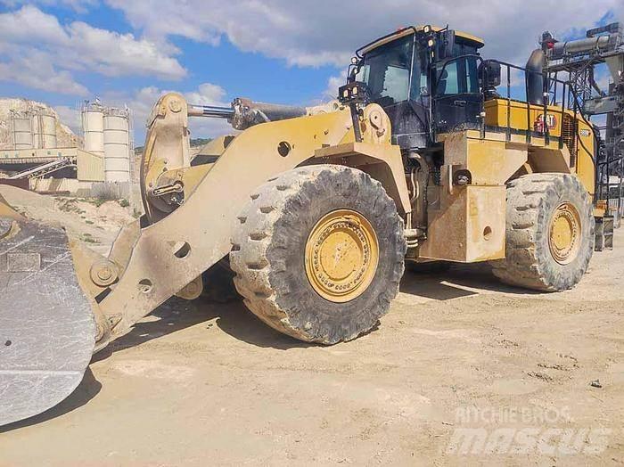 CAT 988K Gumikerekes homlokrakodók
