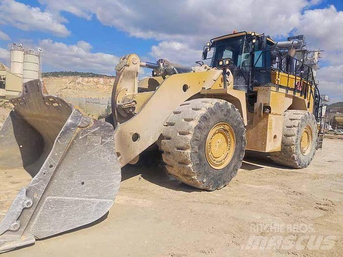CAT 988K Gumikerekes homlokrakodók
