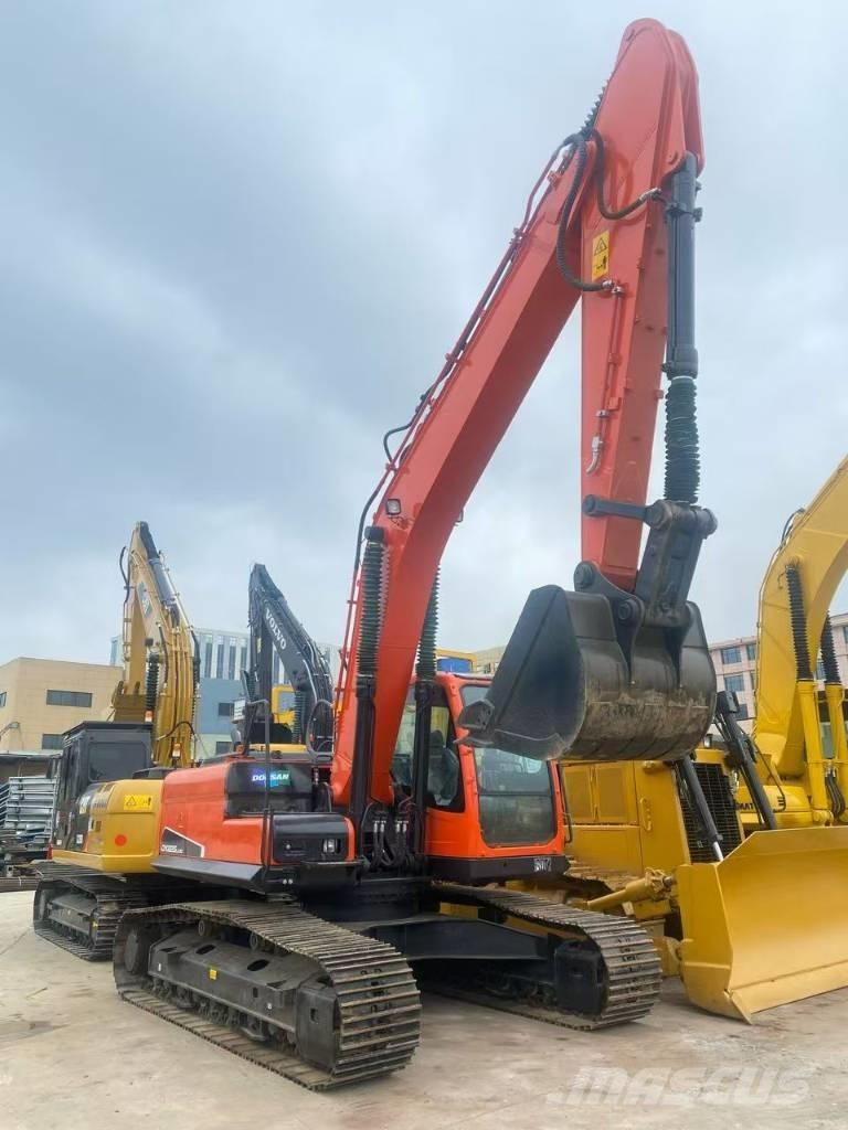 Doosan DX 225 Lánctalpas kotrók
