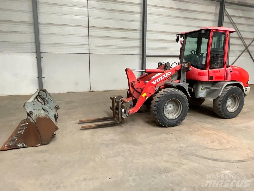 Volvo L 30 B-Z/X Gumikerekes homlokrakodók