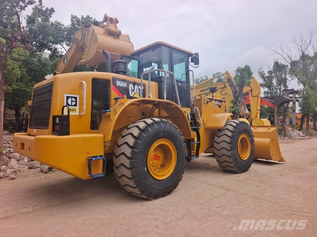 CAT 966 H Gumikerekes homlokrakodók