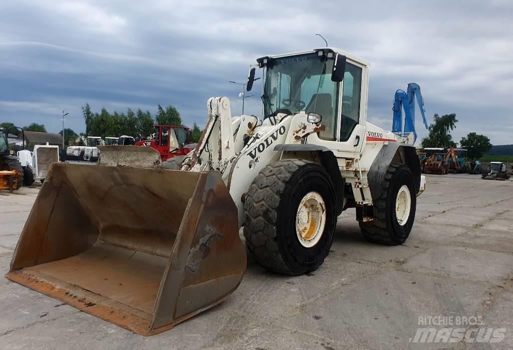 Volvo L 110 F Gumikerekes homlokrakodók