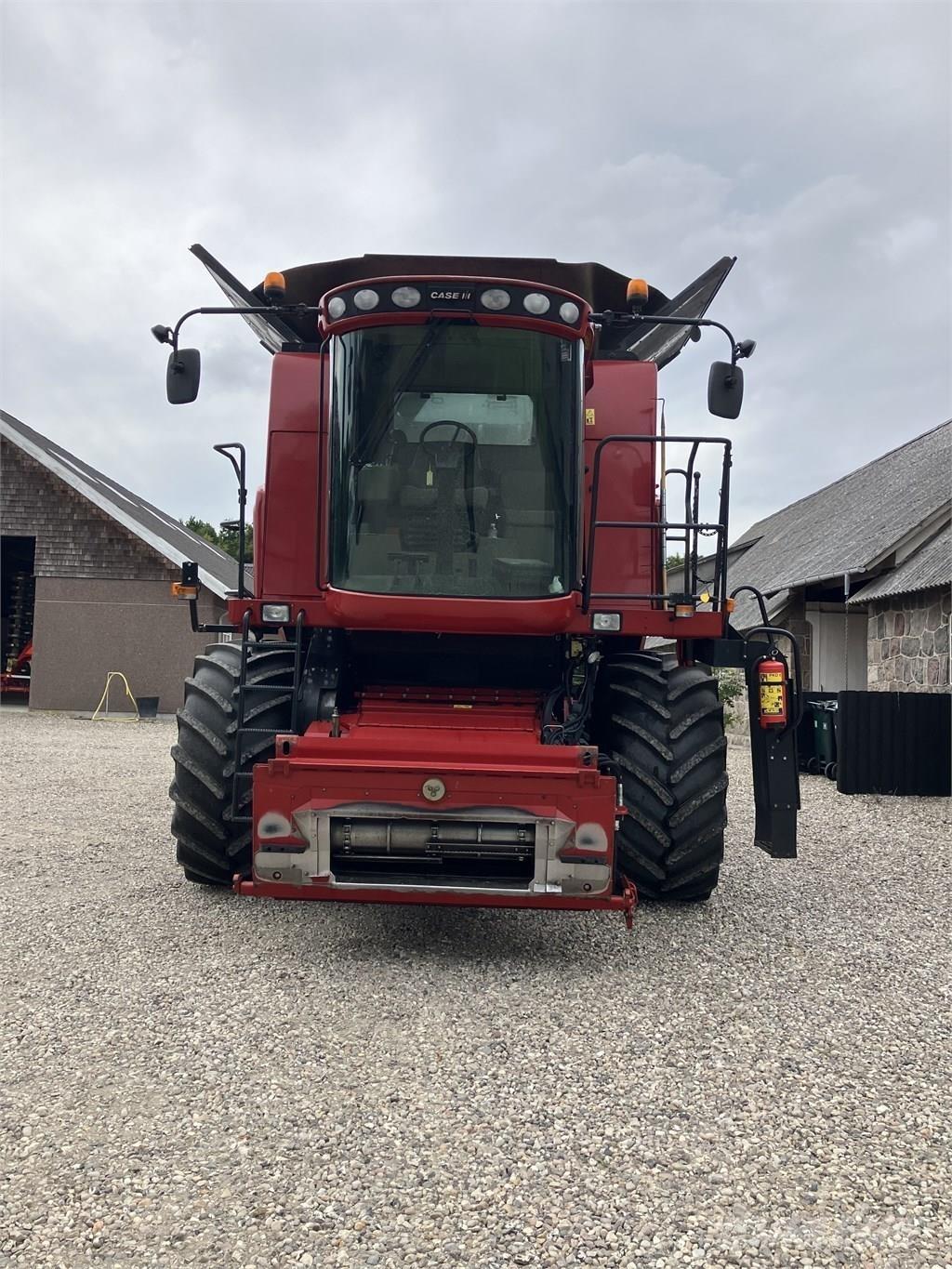 CASE Axial Flow 7130 Kombájnok