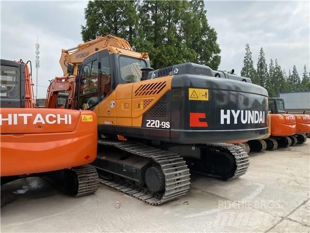 Hyundai Robex 220 LC Lánctalpas kotrók