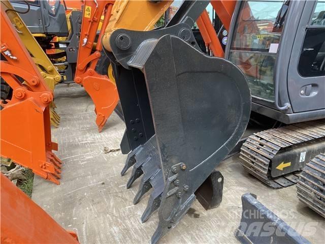 Hyundai Robex 220 LC Lánctalpas kotrók