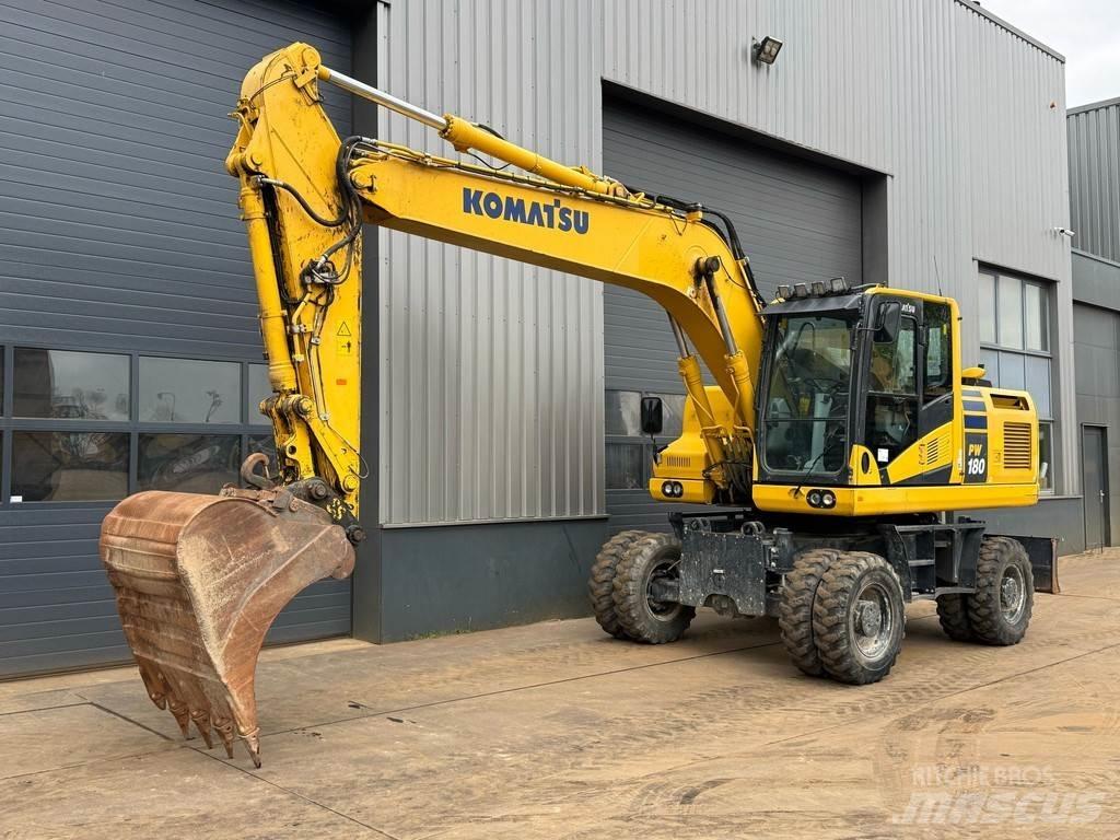 Komatsu PW180-11 Gumikerekes kotrók