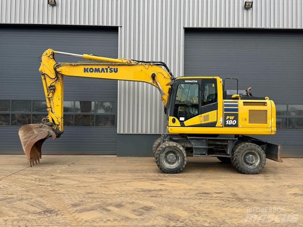 Komatsu PW180-11 Gumikerekes kotrók