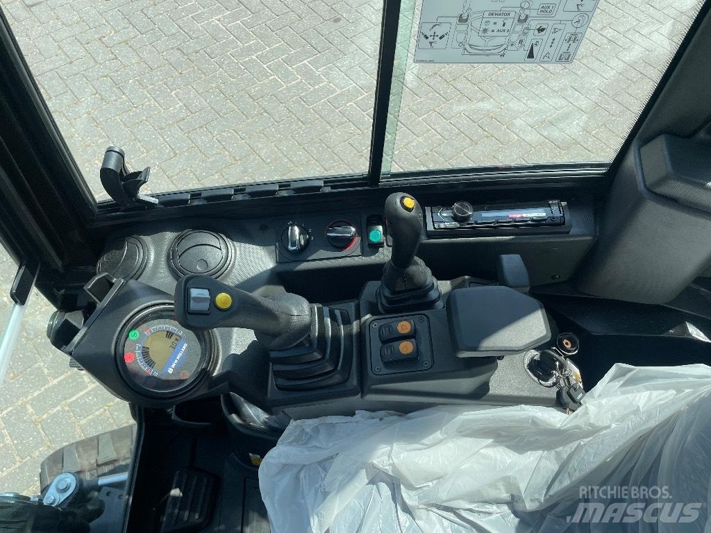 New Holland E19D Univerzális rakodók