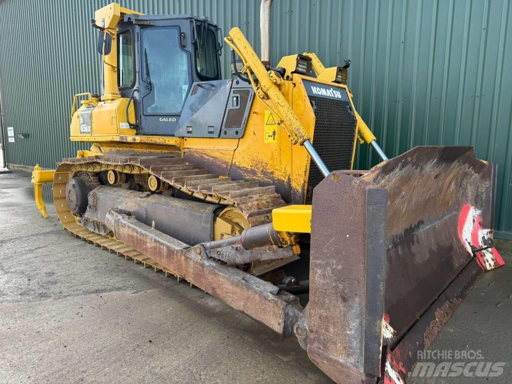 Komatsu D65EX-15 lánctalpas dózerek