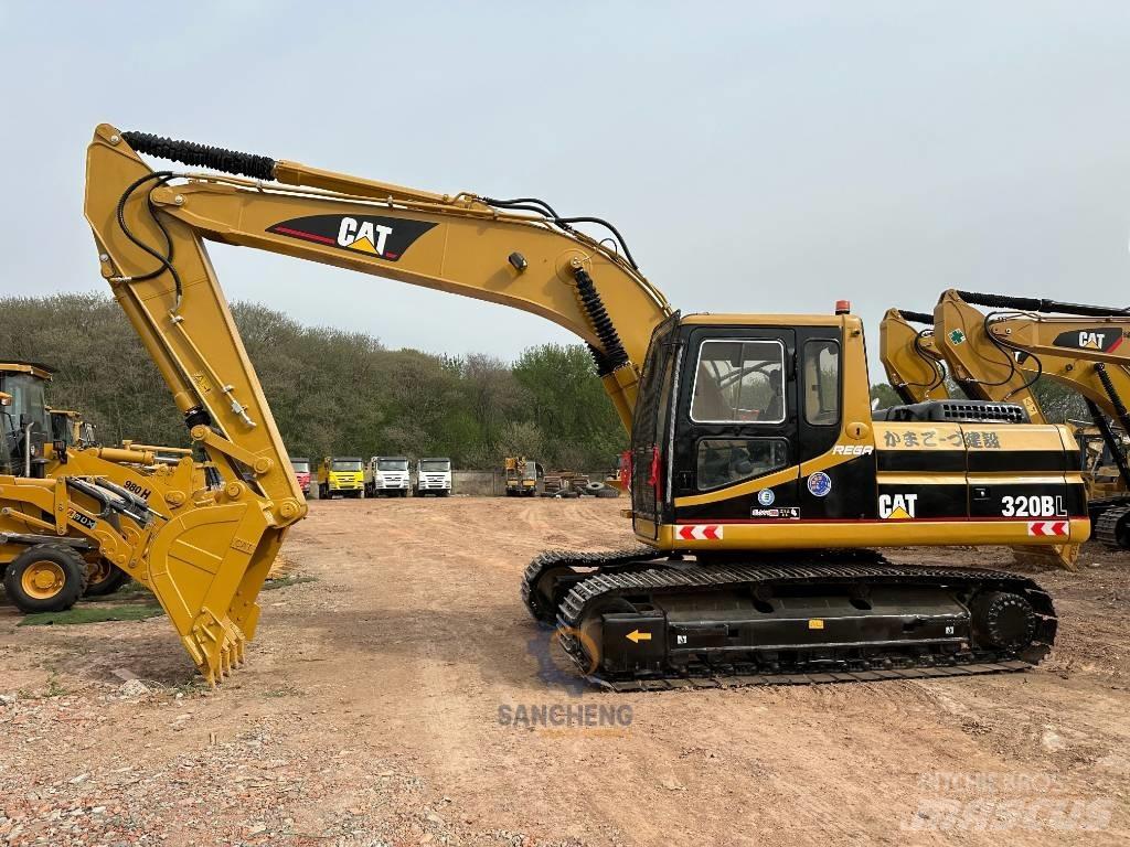 CAT 320 B L Lánctalpas kotrók