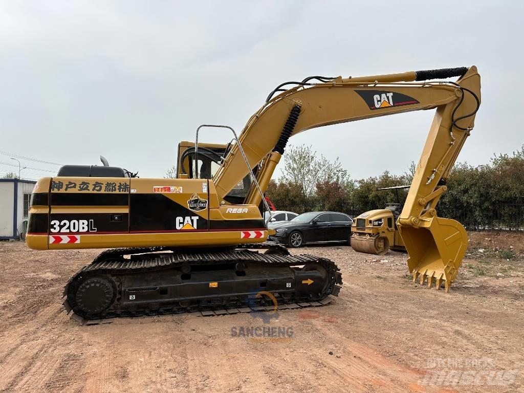 CAT 320 B L Lánctalpas kotrók