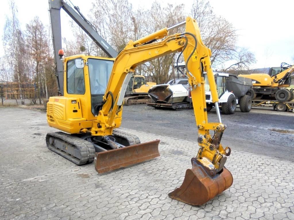 Takeuchi TB 235 Mini kotrók < 7t
