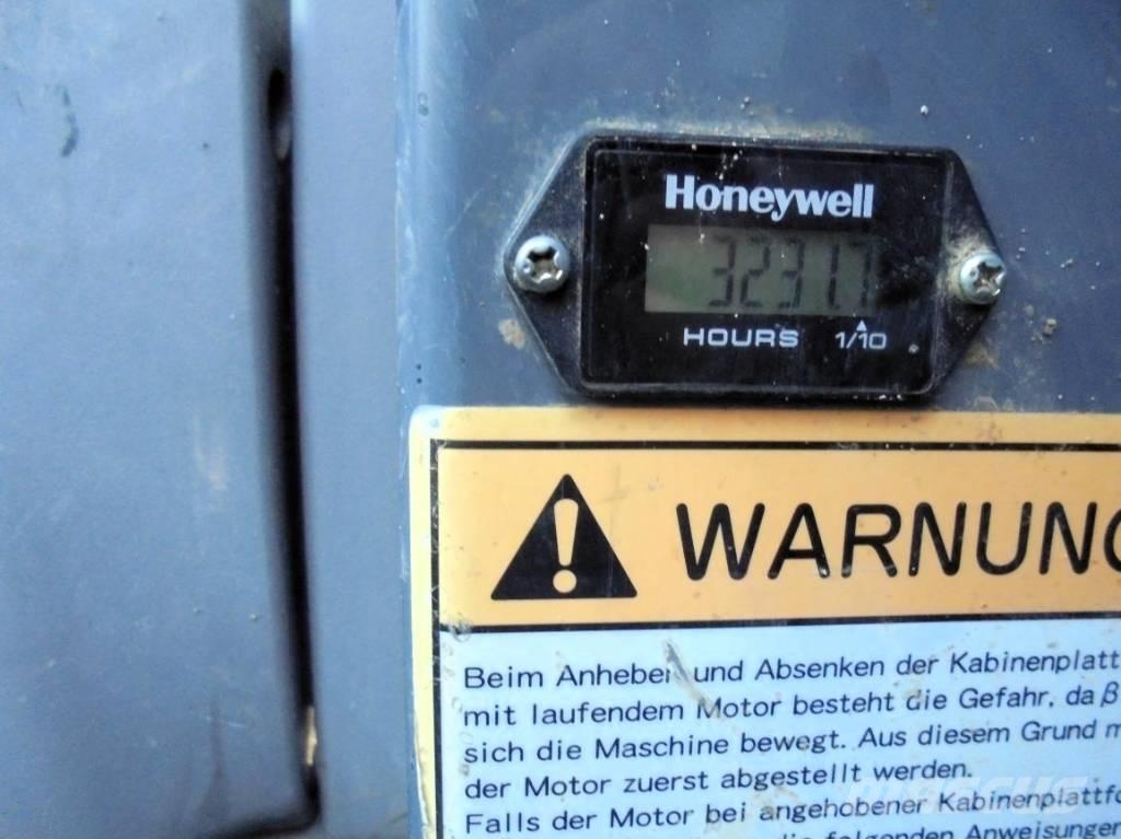 Takeuchi TB 235 Mini kotrók < 7t