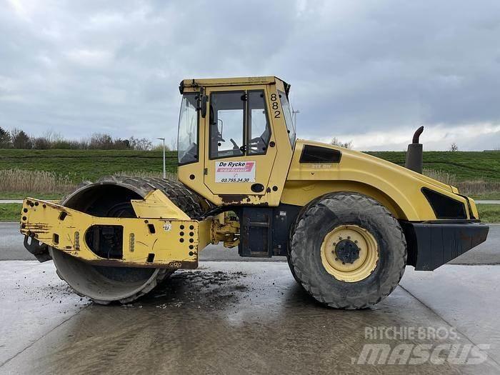Bomag BW213DH-4 Egydobos hengerek