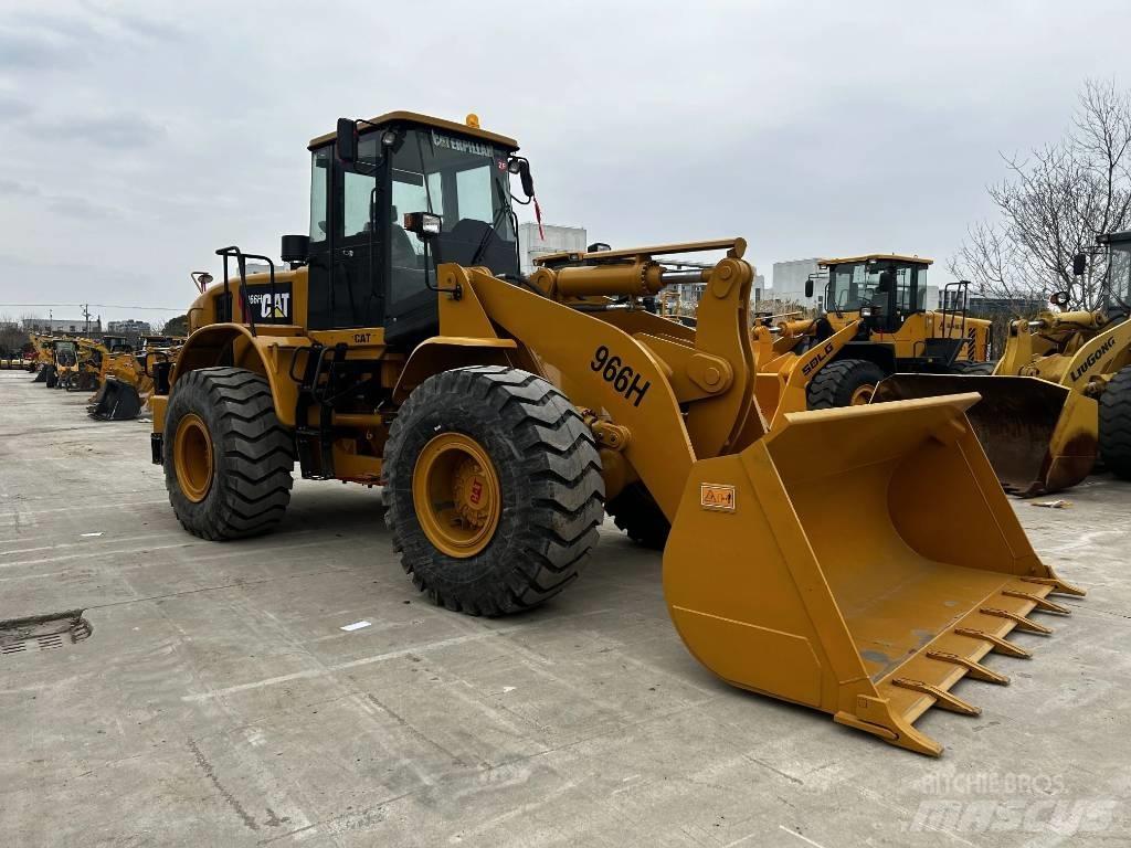 CAT 966 H Gumikerekes homlokrakodók