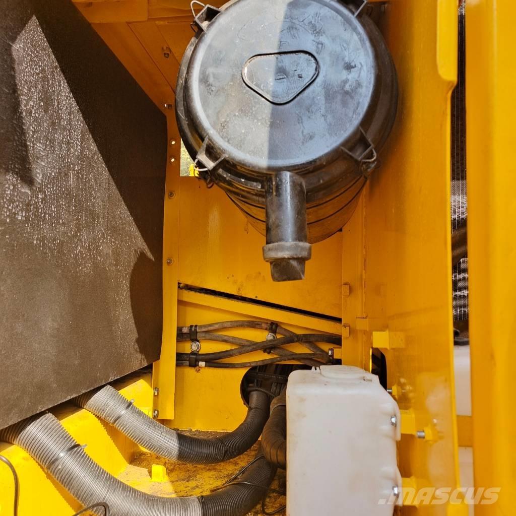 Komatsu PC 200-8 Lánctalpas kotrók