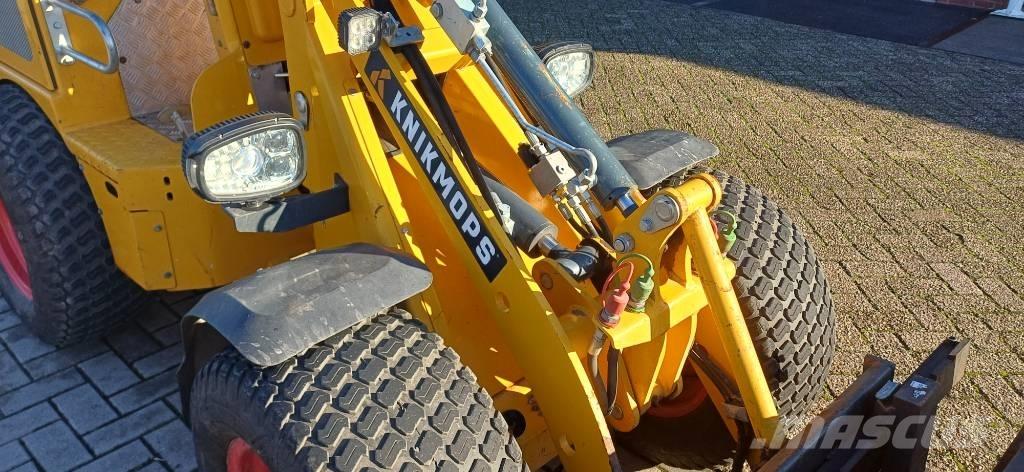 Knikmops KM 130 Mini homlokrakodók