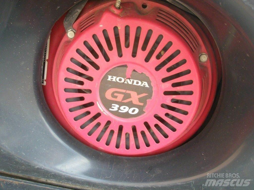 Hinowa HS701 Mezei dömperek