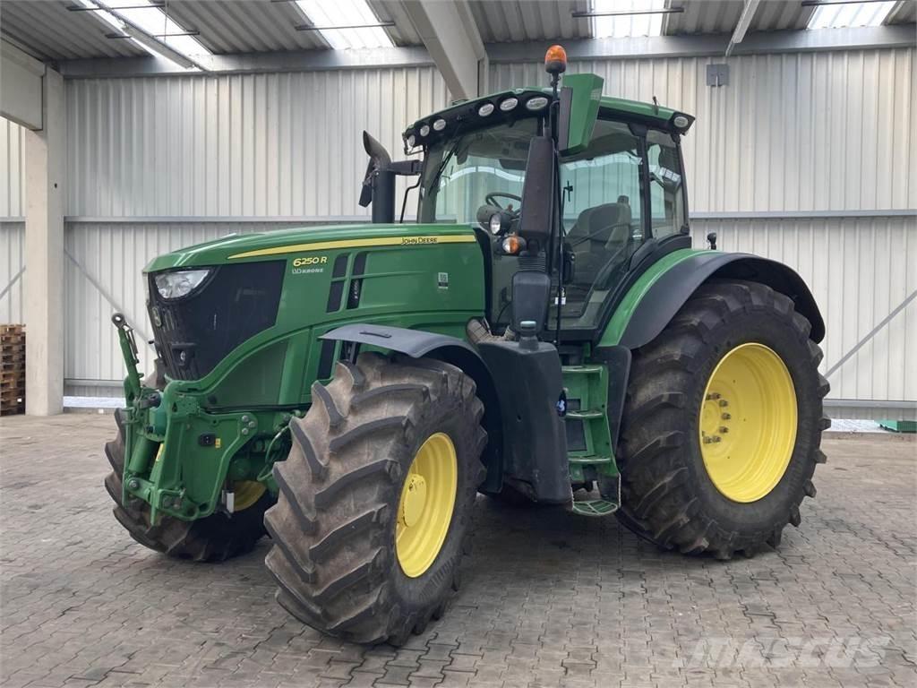 John Deere 6250R Traktorok