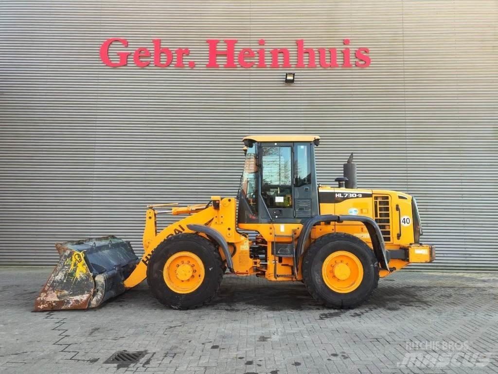 Hyundai HL 730-9 Gumikerekes homlokrakodók
