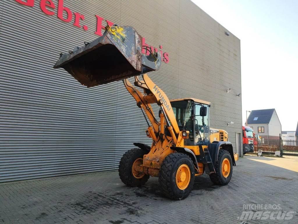 Hyundai HL 730-9 Gumikerekes homlokrakodók