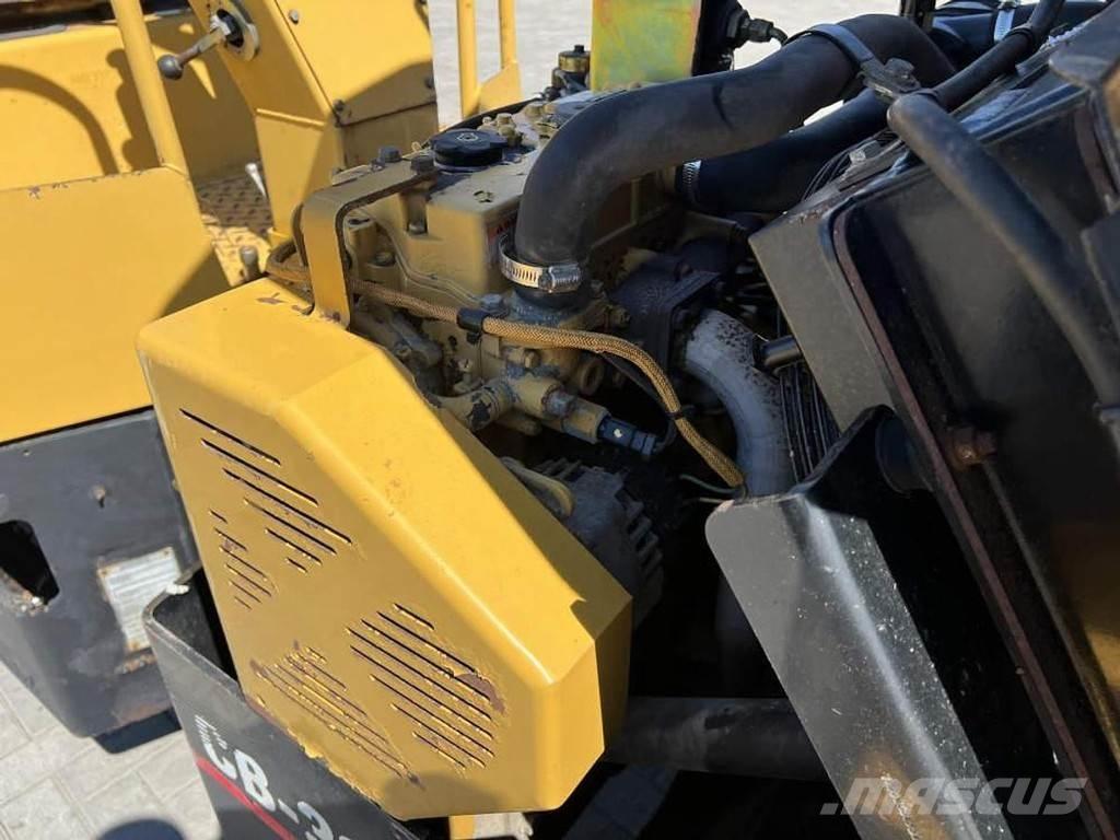 CAT CB 334E Ikerdobos hengerek
