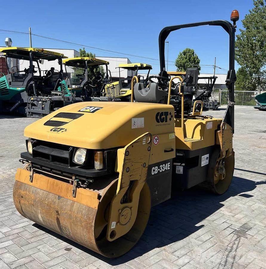 CAT CB 334E Ikerdobos hengerek