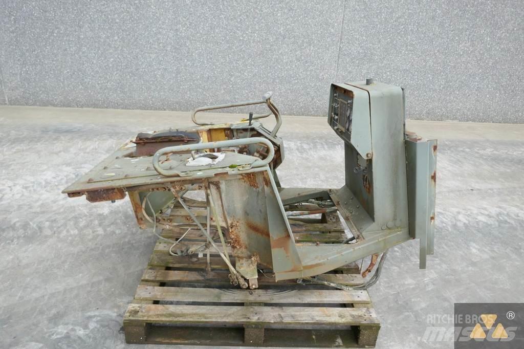 CAT 6T-3309 Vezetőfülke és belső tartozékok