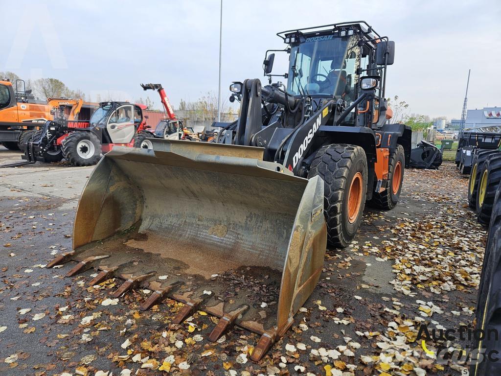 Doosan DL280-7 Gumikerekes homlokrakodók