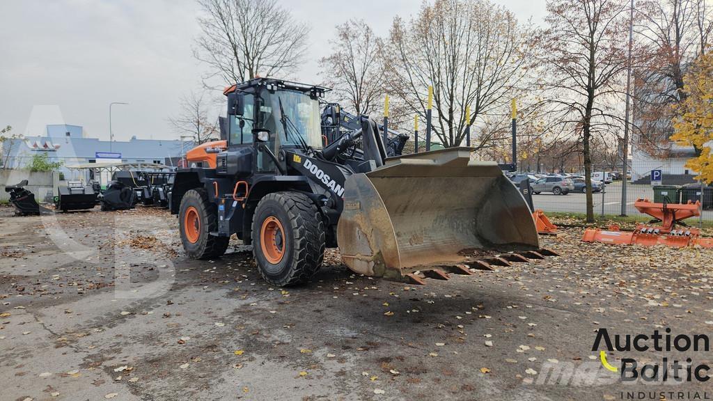 Doosan DL280-7 Gumikerekes homlokrakodók