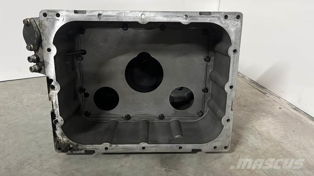 Liebherr carterpan Motorok