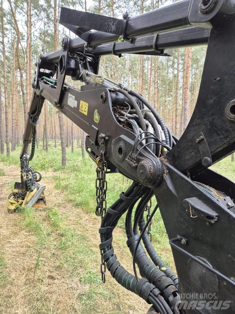 John Deere 1270 G Betakarítók