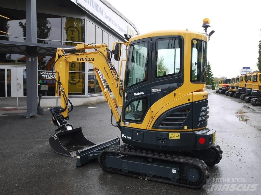 Hyundai R25Z-9AK Mini kotrók < 7t