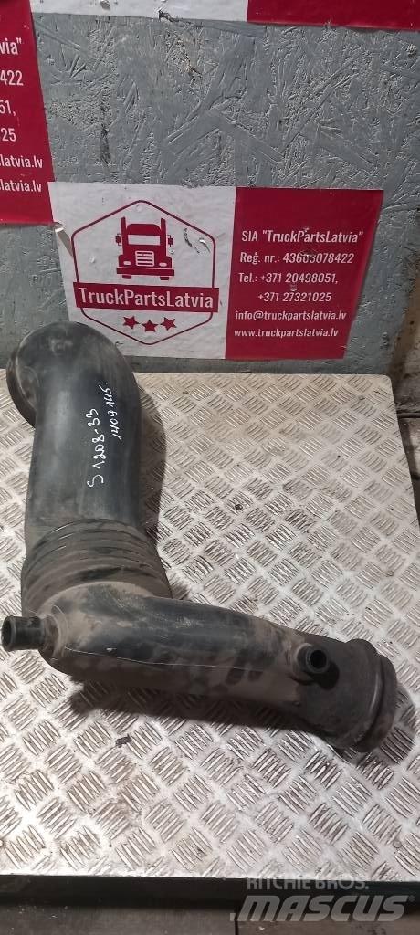 Scania 94 D.  1409145 Vezetőfülke és belső tartozékok