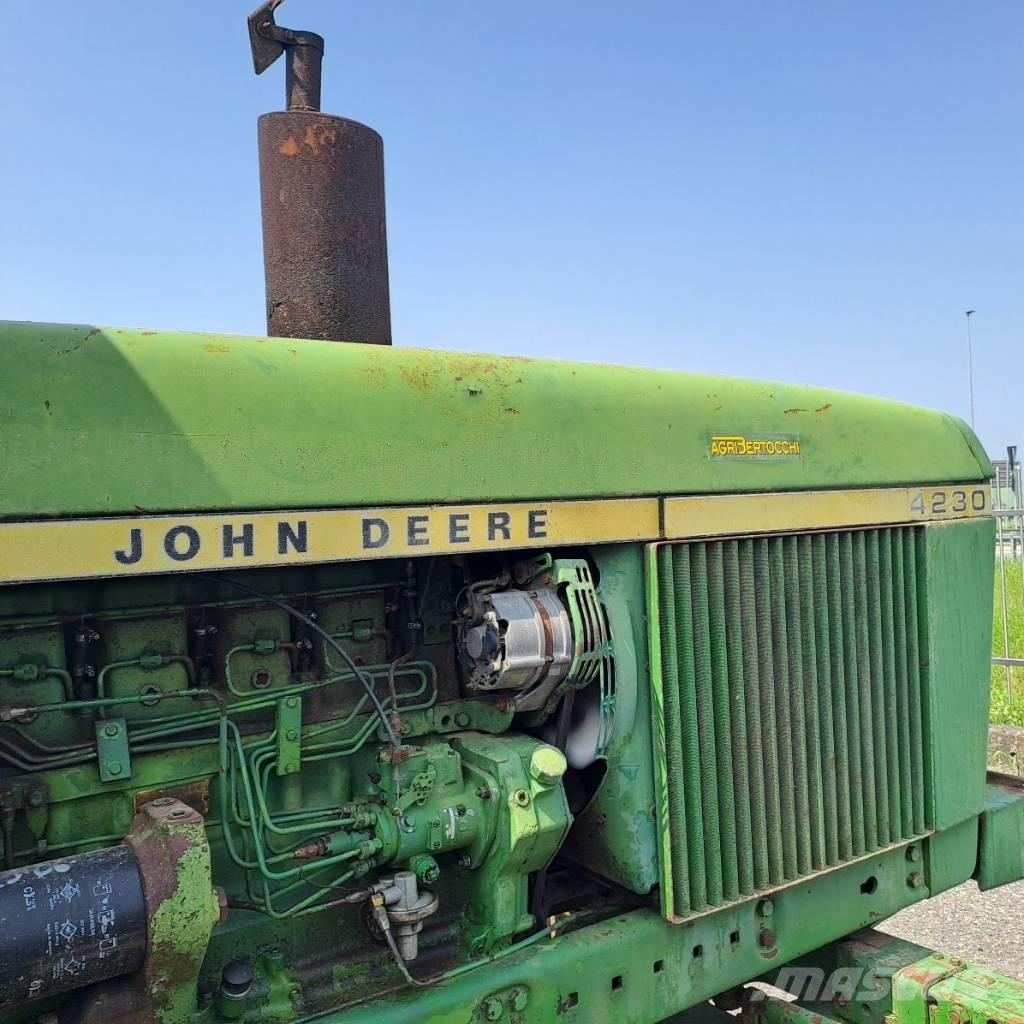 John Deere 4230 Traktorok