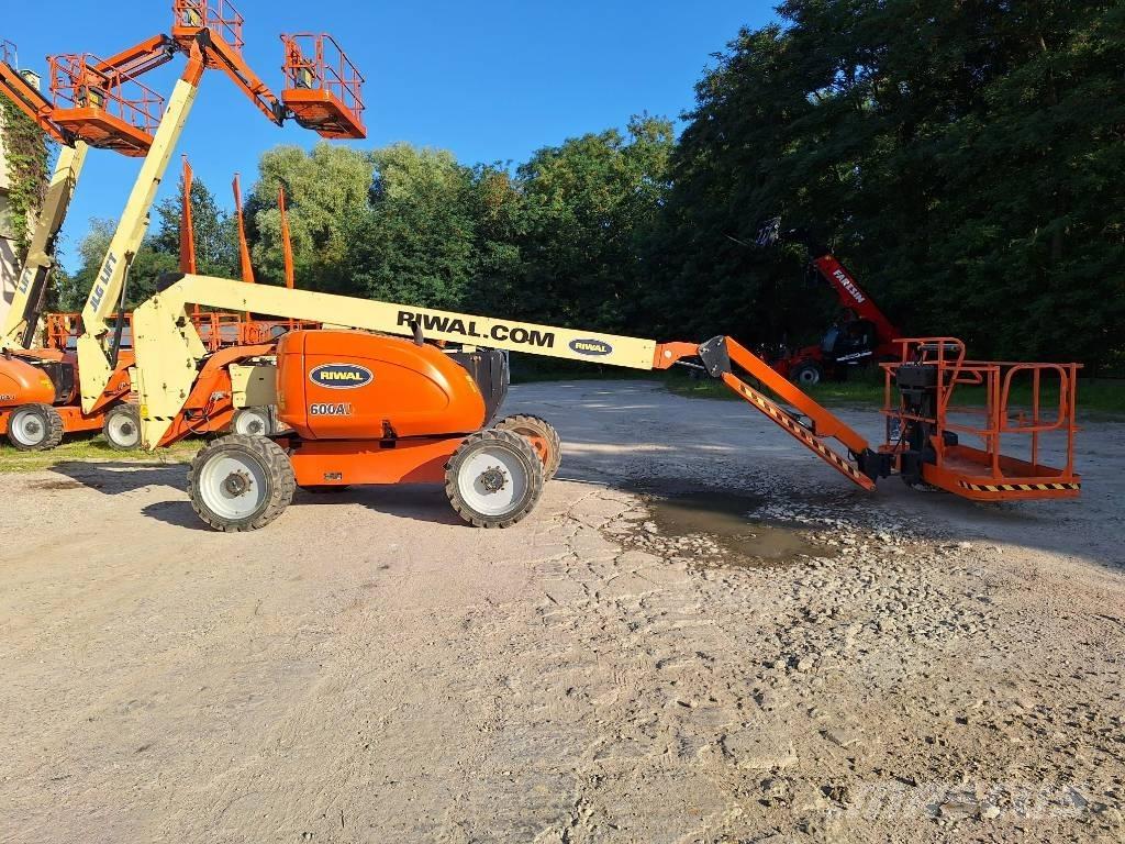 JLG 600AJ Karos emelők