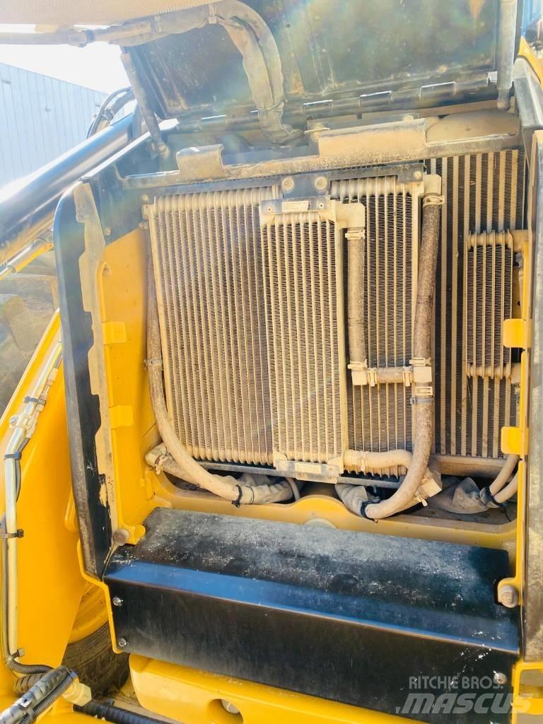 CAT 444  4x4 Kotrórakodók