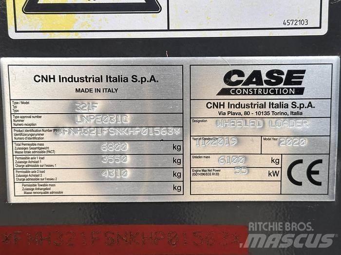 CASE 321F Gumikerekes homlokrakodók