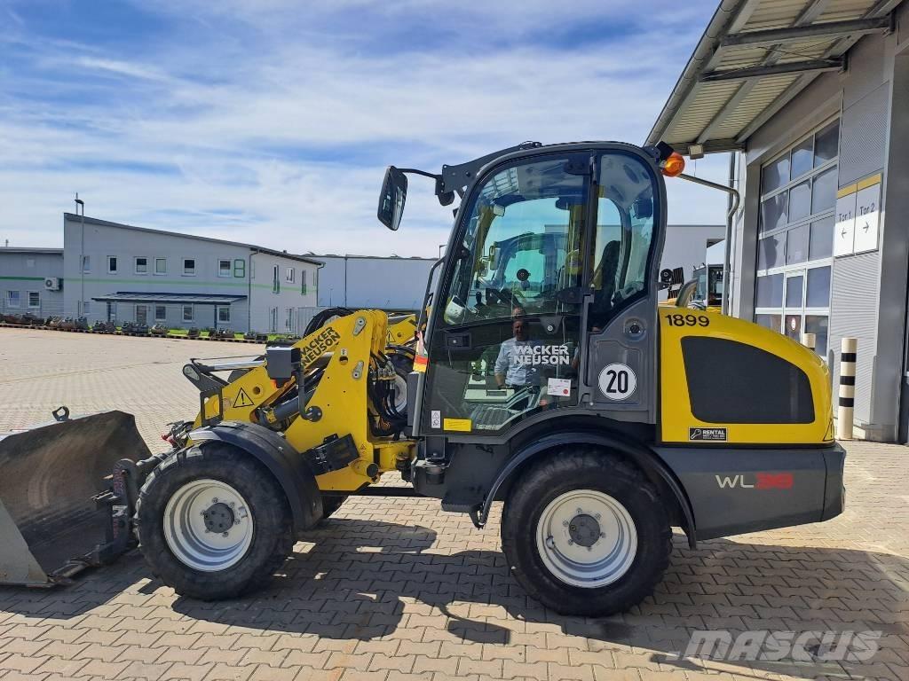Wacker Neuson WL38 Gumikerekes homlokrakodók