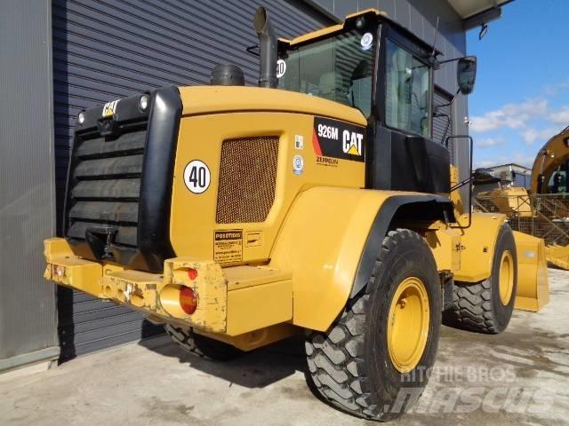 CAT 926M Gumikerekes homlokrakodók