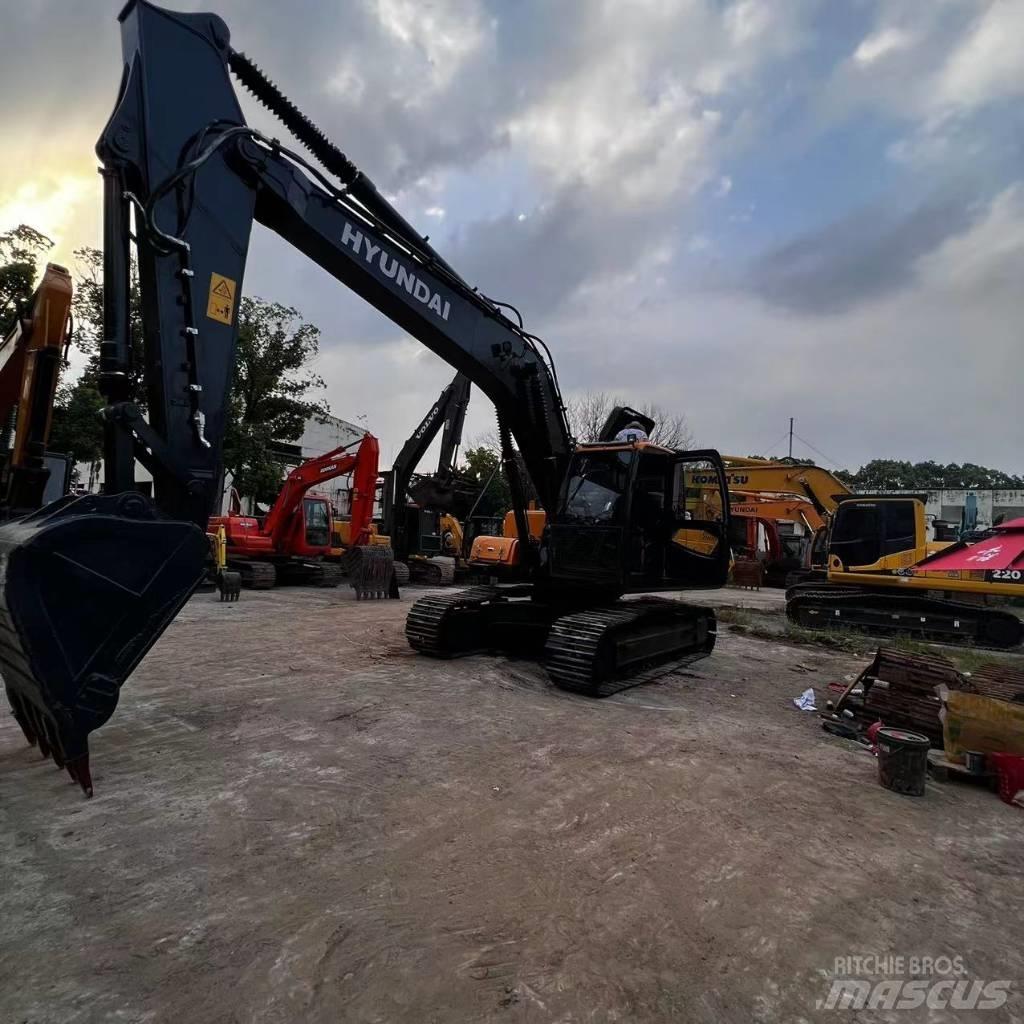Hyundai R220-9S Lánctalpas kotrók