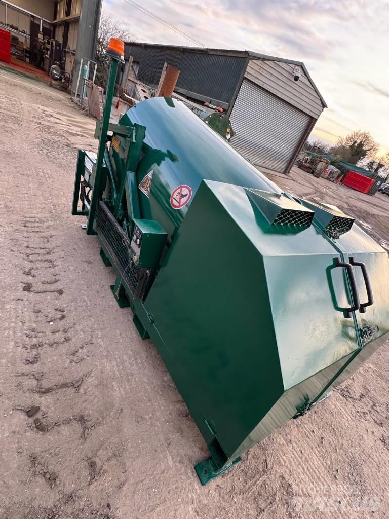  ROADMENDER MODEL 4 Kis azfaltozó gépek